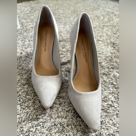 Beautiful gray suede Christian Siriano high heels - Picture 2 of 5